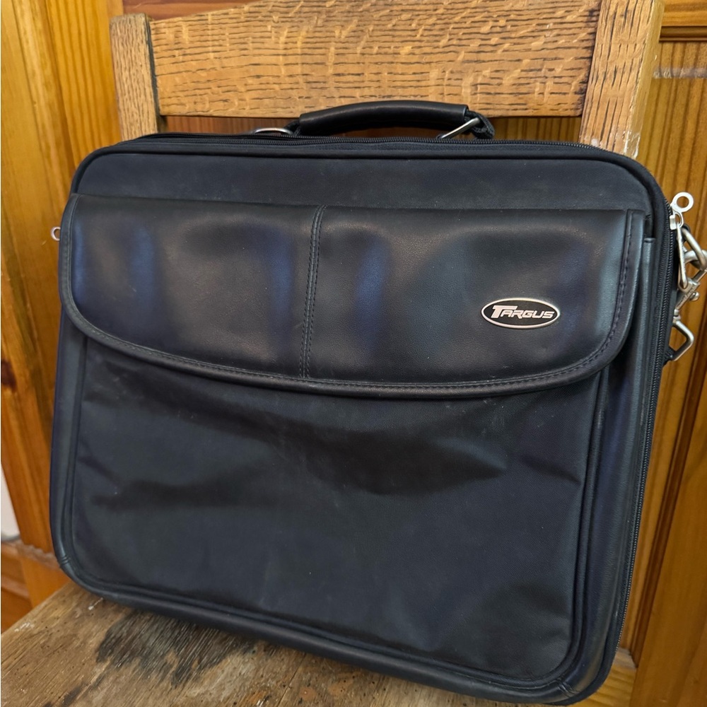 Targus Black Laptop Bag for Men